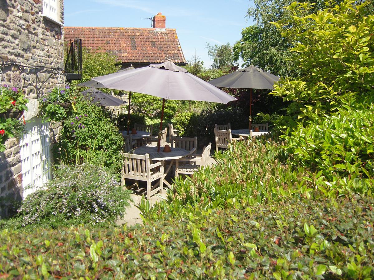 The Carpenters Arms Hotel Pensford Exterior foto