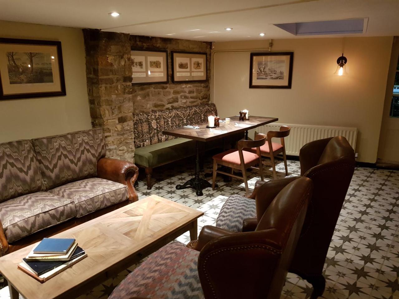 The Carpenters Arms Hotel Pensford Exterior foto